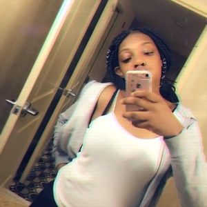 Meet your Posher, Nayah